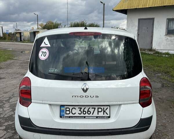 Белый Рено Модус, объемом двигателя 1.6 л и пробегом 135 тыс. км за 5800 $, фото 5 на Automoto.ua