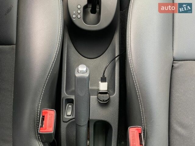 Білий Рено Модус, об'ємом двигуна 1.6 л та пробігом 147 тис. км за 7500 $, фото 15 на Automoto.ua