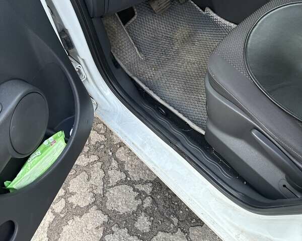 Белый Рено Модус, объемом двигателя 1.6 л и пробегом 135 тыс. км за 5800 $, фото 9 на Automoto.ua