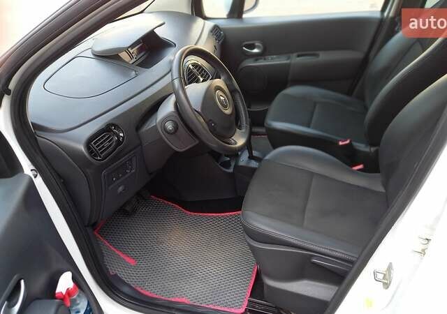 Белый Рено Модус, объемом двигателя 1.6 л и пробегом 162 тыс. км за 6999 $, фото 9 на Automoto.ua