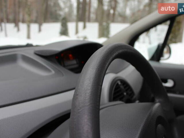 Белый Рено Модус, объемом двигателя 1.2 л и пробегом 127 тыс. км за 4990 $, фото 53 на Automoto.ua