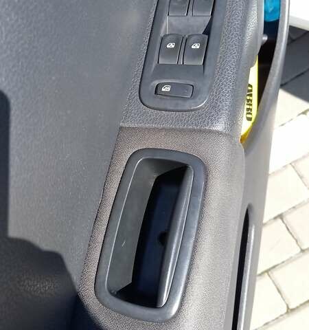 Белый Рено Модус, объемом двигателя 1.6 л и пробегом 162 тыс. км за 5999 $, фото 27 на Automoto.ua