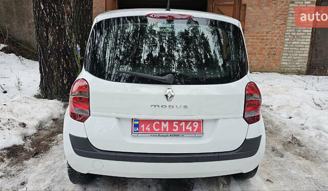 Белый Рено Модус, объемом двигателя 1.2 л и пробегом 128 тыс. км за 5250 $, фото 8 на Automoto.ua