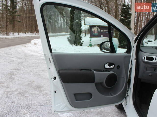 Белый Рено Модус, объемом двигателя 1.2 л и пробегом 127 тыс. км за 4990 $, фото 51 на Automoto.ua