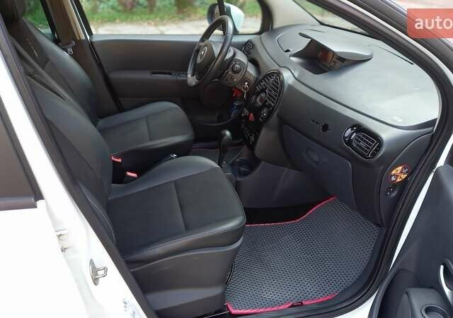 Белый Рено Модус, объемом двигателя 1.6 л и пробегом 162 тыс. км за 6999 $, фото 19 на Automoto.ua