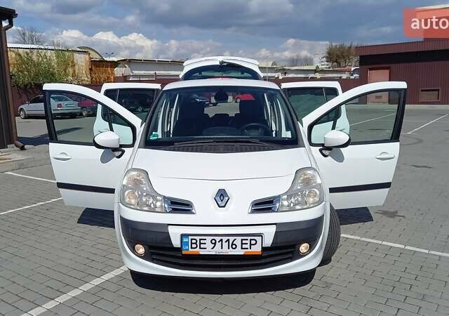 Белый Рено Модус, объемом двигателя 1.6 л и пробегом 161 тыс. км за 6999 $, фото 4 на Automoto.ua
