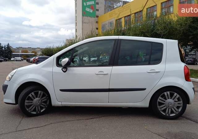 Белый Рено Модус, объемом двигателя 1.6 л и пробегом 162 тыс. км за 5999 $, фото 3 на Automoto.ua