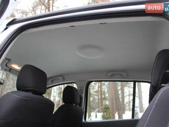 Белый Рено Модус, объемом двигателя 1.2 л и пробегом 127 тыс. км за 4990 $, фото 70 на Automoto.ua