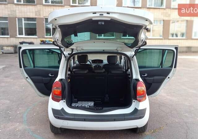 Белый Рено Модус, объемом двигателя 1.6 л и пробегом 162 тыс. км за 6999 $, фото 22 на Automoto.ua