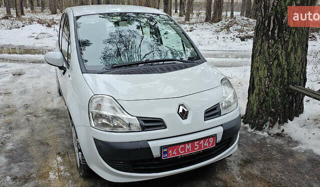 Белый Рено Модус, объемом двигателя 1.2 л и пробегом 128 тыс. км за 5250 $, фото 1 на Automoto.ua