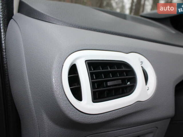 Белый Рено Модус, объемом двигателя 1.2 л и пробегом 127 тыс. км за 4990 $, фото 54 на Automoto.ua