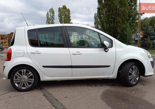 Белый Рено Модус, объемом двигателя 1.6 л и пробегом 162 тыс. км за 5999 $, фото 5 на Automoto.ua