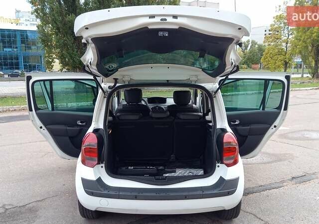 Белый Рено Модус, объемом двигателя 1.6 л и пробегом 162 тыс. км за 5999 $, фото 32 на Automoto.ua