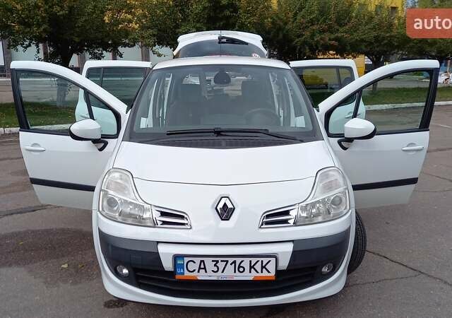 Белый Рено Модус, объемом двигателя 1.6 л и пробегом 162 тыс. км за 5999 $, фото 4 на Automoto.ua