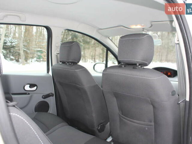 Белый Рено Модус, объемом двигателя 1.2 л и пробегом 127 тыс. км за 4990 $, фото 77 на Automoto.ua