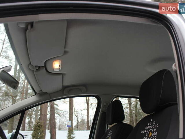 Белый Рено Модус, объемом двигателя 1.2 л и пробегом 127 тыс. км за 4990 $, фото 47 на Automoto.ua