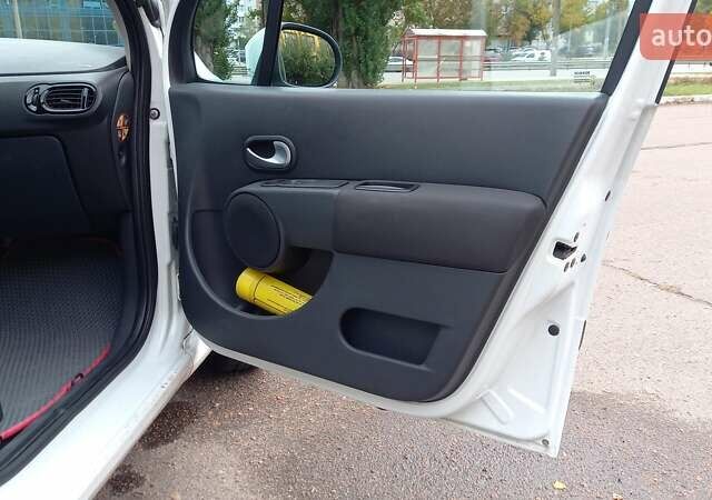 Белый Рено Модус, объемом двигателя 1.6 л и пробегом 162 тыс. км за 5999 $, фото 16 на Automoto.ua