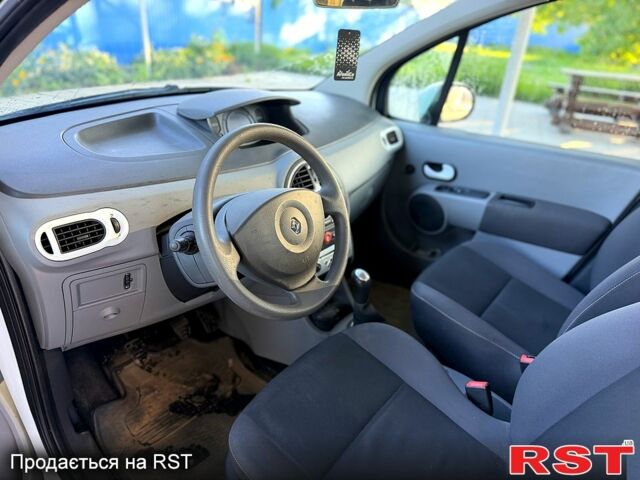 Белый Рено Модус, объемом двигателя 1.1 л и пробегом 130 тыс. км за 4950 $, фото 6 на Automoto.ua