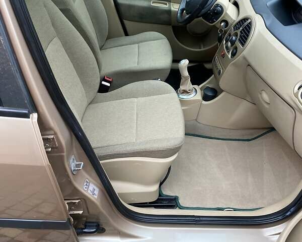 Бежевий Рено Модус, об'ємом двигуна 0 л та пробігом 160 тис. км за 4900 $, фото 11 на Automoto.ua