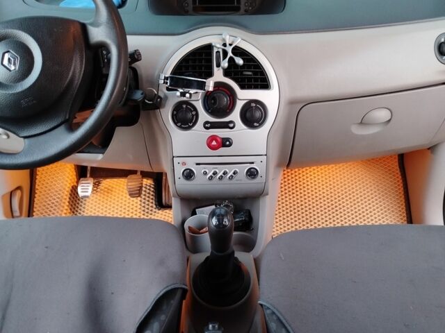 Бежевый Рено Модус, объемом двигателя 1.1 л и пробегом 204 тыс. км за 3800 $, фото 7 на Automoto.ua