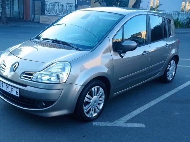 Бежевый Рено Модус, объемом двигателя 1.6 л и пробегом 160 тыс. км за 8200 $, фото 1 на Automoto.ua