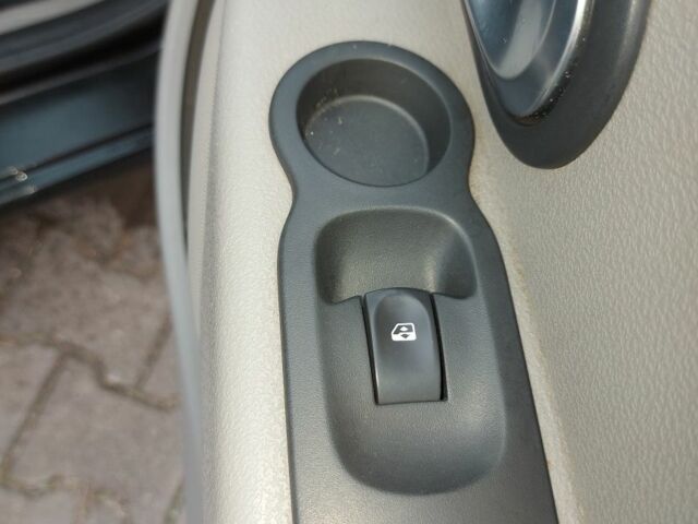 Чорний Рено Модус, об'ємом двигуна 1.2 л та пробігом 154 тис. км за 4650 $, фото 17 на Automoto.ua