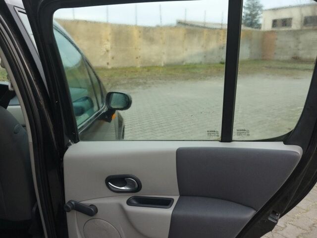 Чорний Рено Модус, об'ємом двигуна 1.2 л та пробігом 154 тис. км за 4650 $, фото 16 на Automoto.ua