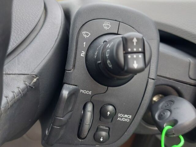 Чорний Рено Модус, об'ємом двигуна 1.2 л та пробігом 154 тис. км за 4650 $, фото 8 на Automoto.ua