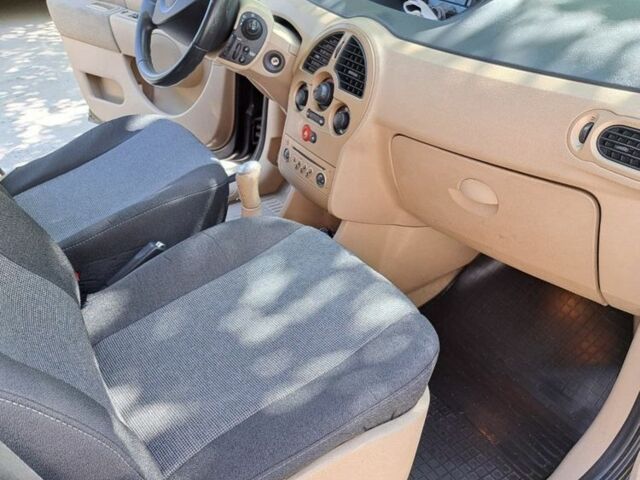 Чорний Рено Модус, об'ємом двигуна 1.6 л та пробігом 230 тис. км за 5150 $, фото 5 на Automoto.ua