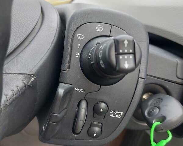 Чорний Рено Модус, об'ємом двигуна 1.2 л та пробігом 150 тис. км за 4650 $, фото 5 на Automoto.ua