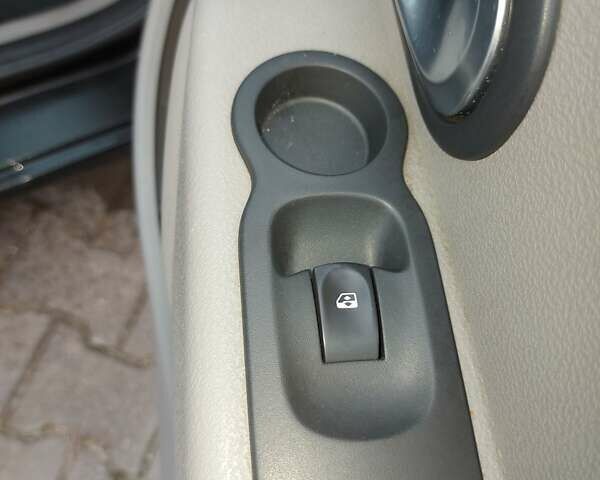 Чорний Рено Модус, об'ємом двигуна 1.2 л та пробігом 150 тис. км за 4650 $, фото 8 на Automoto.ua