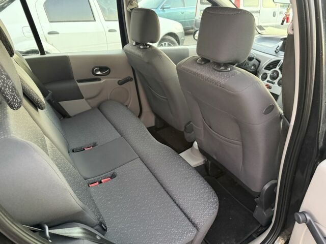 Черный Рено Модус, объемом двигателя 1.1 л и пробегом 133 тыс. км за 3700 $, фото 5 на Automoto.ua