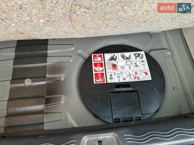 Черный Рено Модус, объемом двигателя 1.15 л и пробегом 136 тыс. км за 3700 $, фото 6 на Automoto.ua