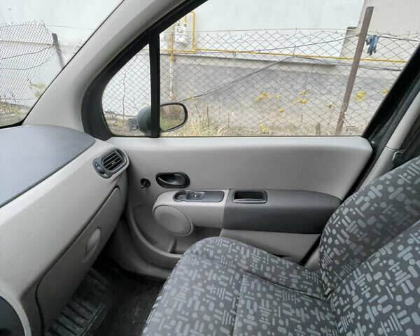 Черный Рено Модус, объемом двигателя 1.15 л и пробегом 190 тыс. км за 3000 $, фото 10 на Automoto.ua