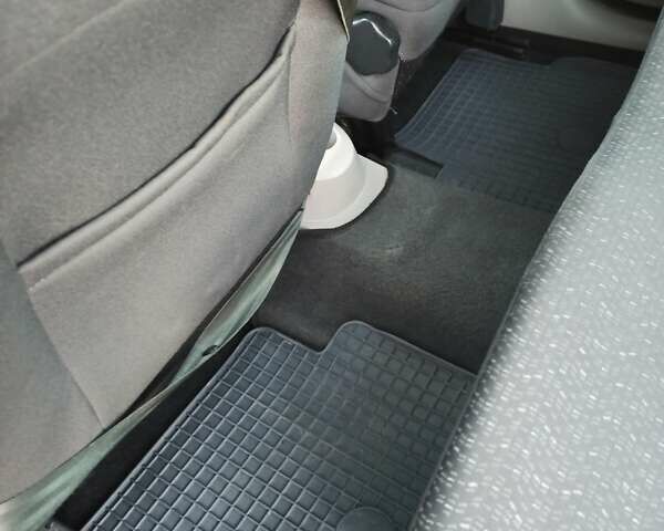 Черный Рено Модус, объемом двигателя 1.6 л и пробегом 210 тыс. км за 4200 $, фото 13 на Automoto.ua