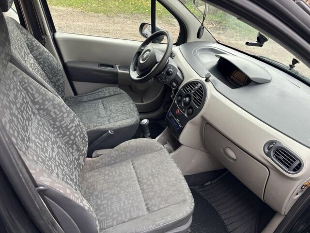 Черный Рено Модус, объемом двигателя 1.5 л и пробегом 290 тыс. км за 4000 $, фото 7 на Automoto.ua