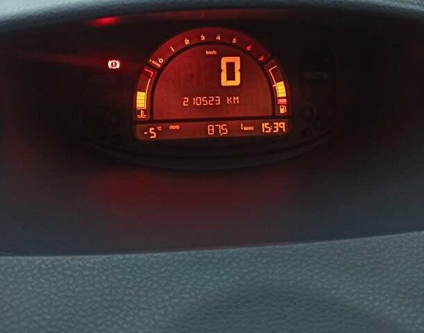 Черный Рено Модус, объемом двигателя 1.6 л и пробегом 210 тыс. км за 4200 $, фото 2 на Automoto.ua