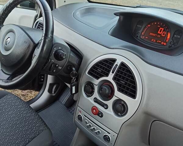 Черный Рено Модус, объемом двигателя 1.6 л и пробегом 210 тыс. км за 4200 $, фото 12 на Automoto.ua