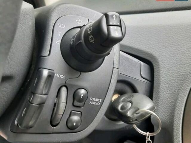 Чорний Рено Модус, об'ємом двигуна 1.2 л та пробігом 210 тис. км за 3700 $, фото 19 на Automoto.ua