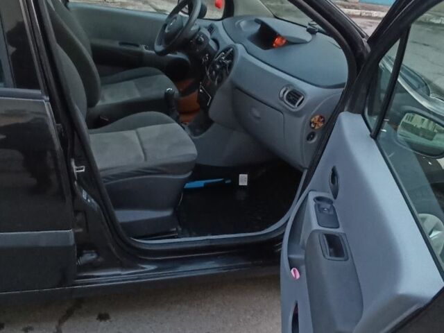 Черный Рено Модус, объемом двигателя 1.1 л и пробегом 188 тыс. км за 4300 $, фото 10 на Automoto.ua