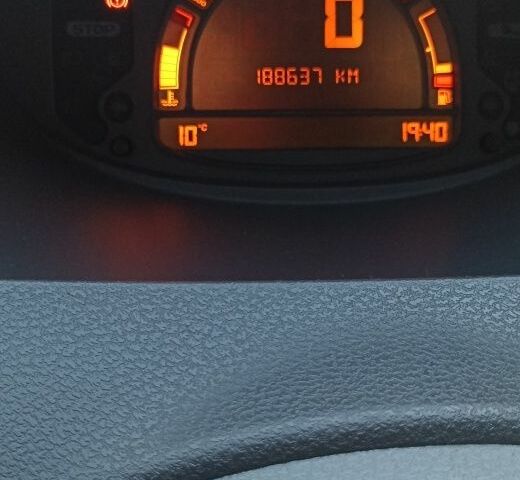 Черный Рено Модус, объемом двигателя 1.1 л и пробегом 188 тыс. км за 4300 $, фото 2 на Automoto.ua