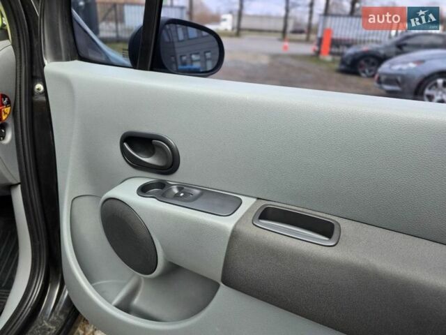 Черный Рено Модус, объемом двигателя 1.1 л и пробегом 221 тыс. км за 4300 $, фото 29 на Automoto.ua