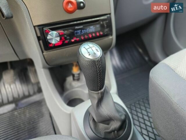 Черный Рено Модус, объемом двигателя 1.1 л и пробегом 221 тыс. км за 4300 $, фото 20 на Automoto.ua