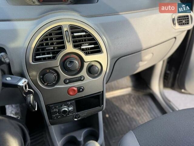 Черный Рено Модус, объемом двигателя 1.2 л и пробегом 214 тыс. км за 3900 $, фото 8 на Automoto.ua