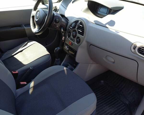 Черный Рено Модус, объемом двигателя 1.1 л и пробегом 211 тыс. км за 3700 $, фото 11 на Automoto.ua