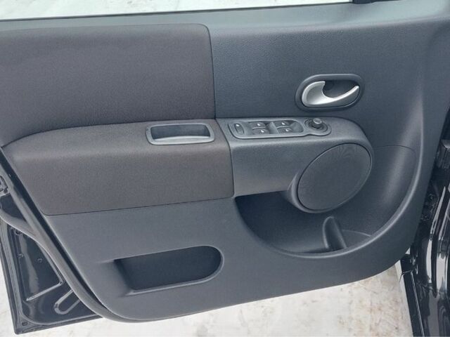 Черный Рено Модус, объемом двигателя 1.6 л и пробегом 212 тыс. км за 6450 $, фото 9 на Automoto.ua