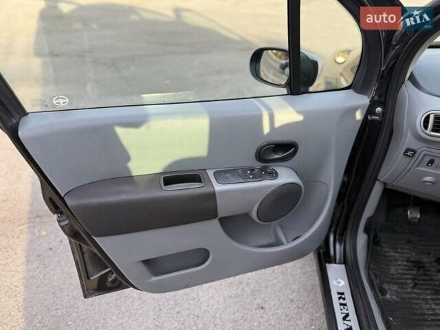 Черный Рено Модус, объемом двигателя 1.2 л и пробегом 214 тыс. км за 3900 $, фото 14 на Automoto.ua