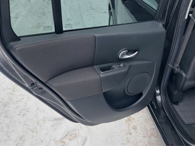 Черный Рено Модус, объемом двигателя 1.6 л и пробегом 212 тыс. км за 6450 $, фото 12 на Automoto.ua