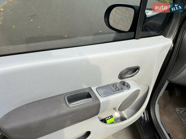 Чорний Рено Модус, об'ємом двигуна 1.46 л та пробігом 239 тис. км за 4399 $, фото 17 на Automoto.ua