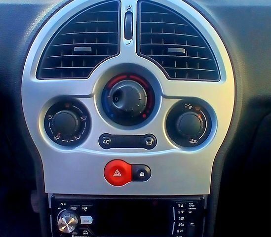 Черный Рено Модус, объемом двигателя 1.1 л и пробегом 170 тыс. км за 4200 $, фото 5 на Automoto.ua